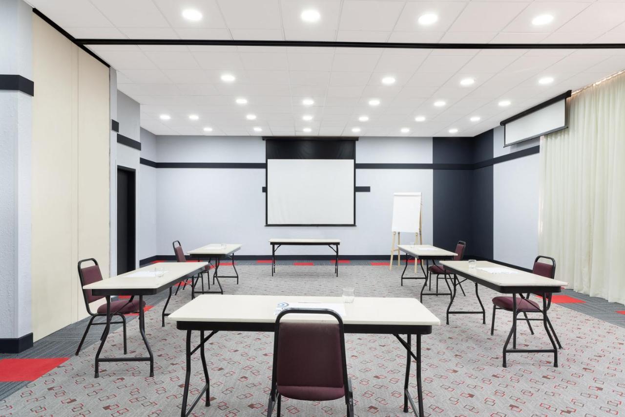 Ibis Dutra 3* São José dos Campos