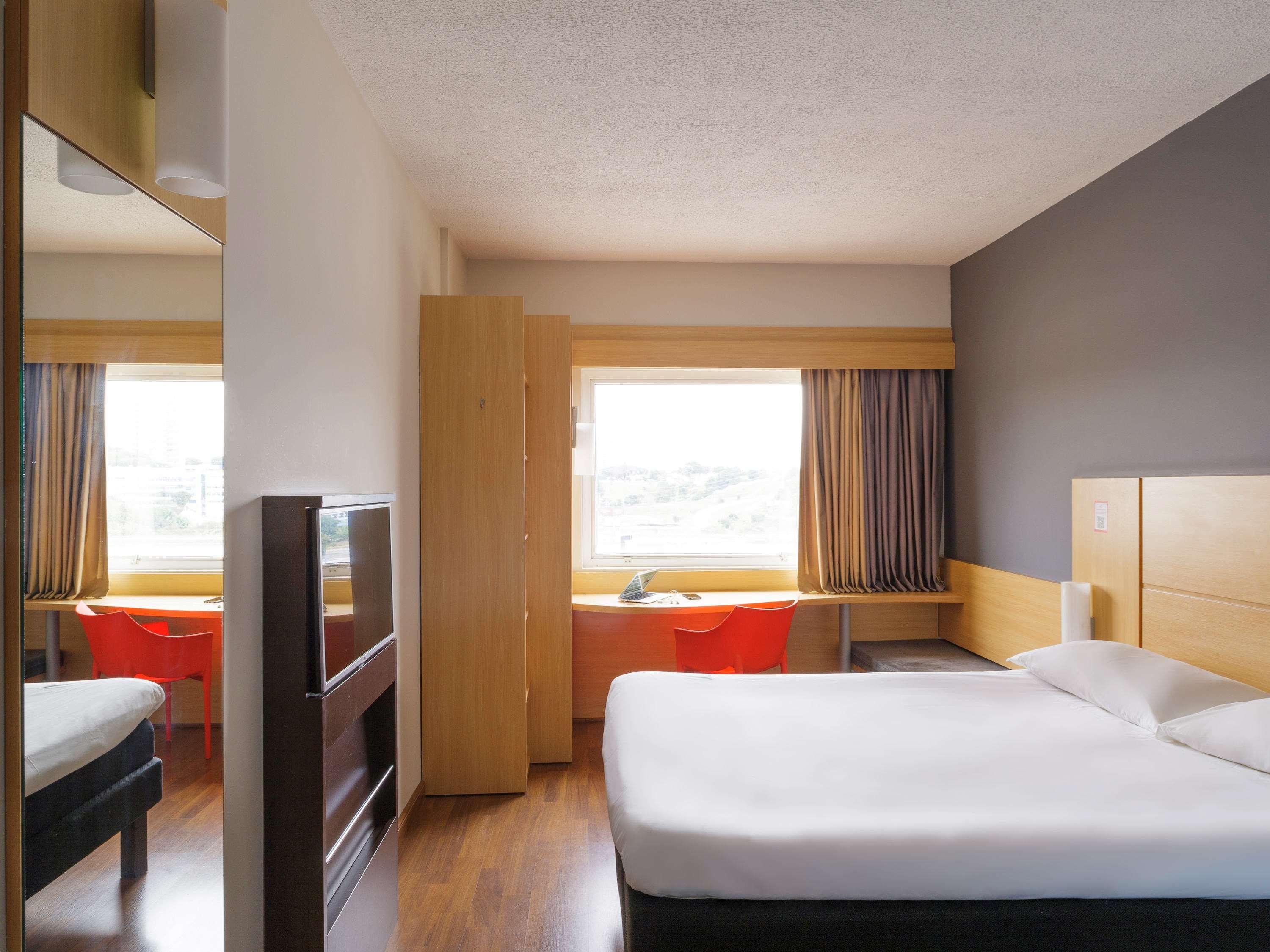 Ibis Dutra