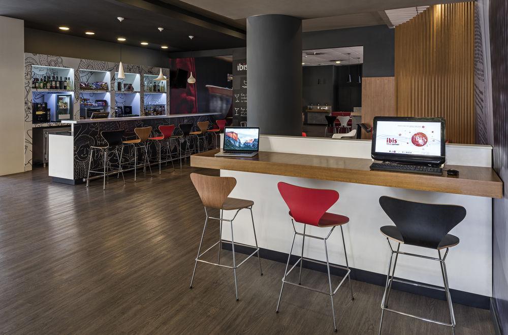 Ibis Dutra 3*